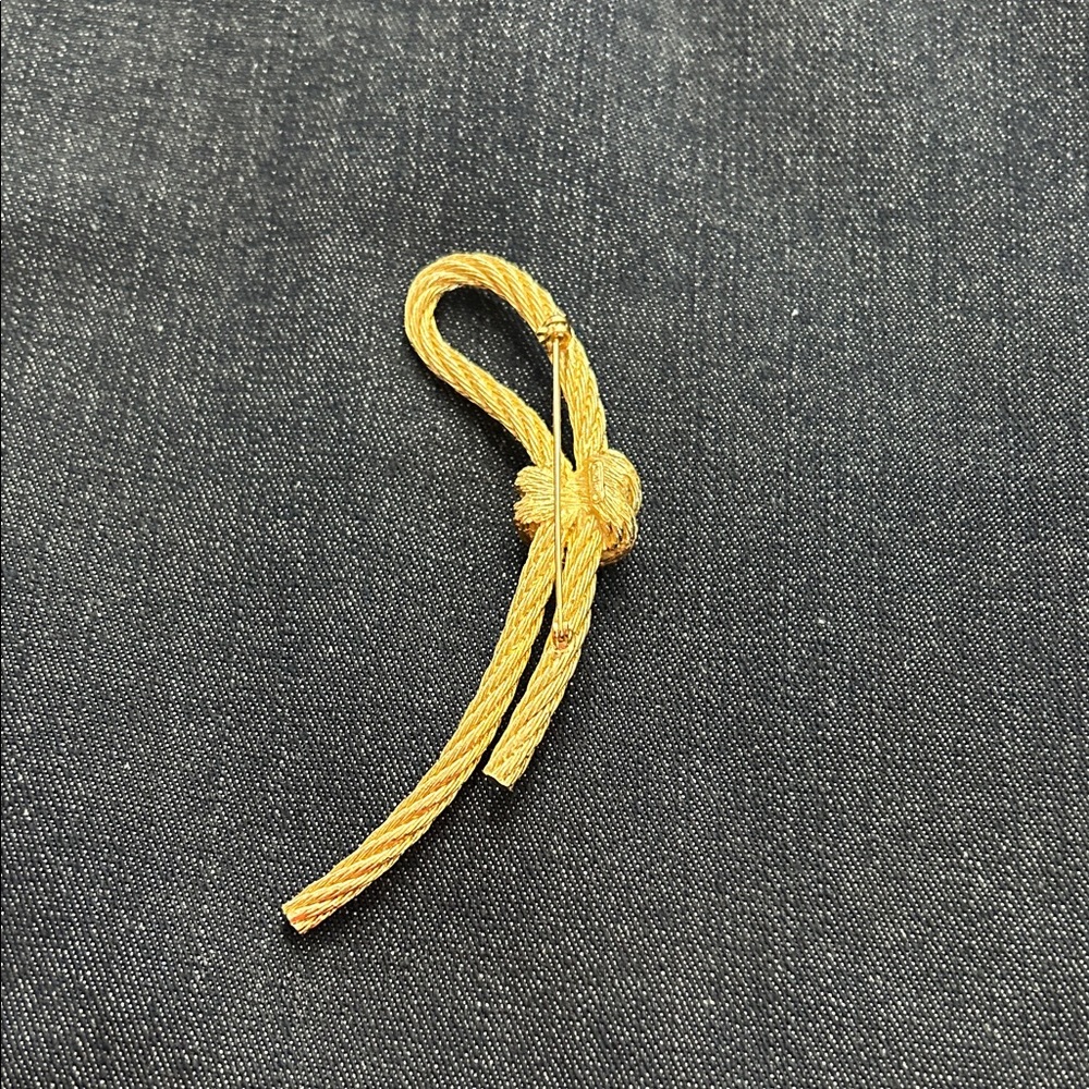Gold Knot Rope Accessory - Picture 3 of 4